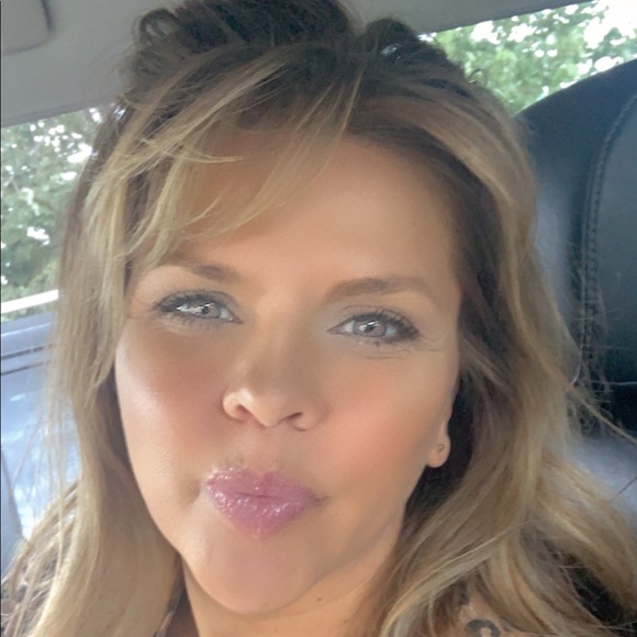 Meet your Posher, Michelle - Picture 1 of 1